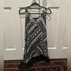 NWOT asymmetric black & white print tunic